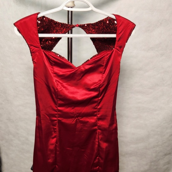 Red Glittery Sequin Guess Dress - Picture 7 of 9